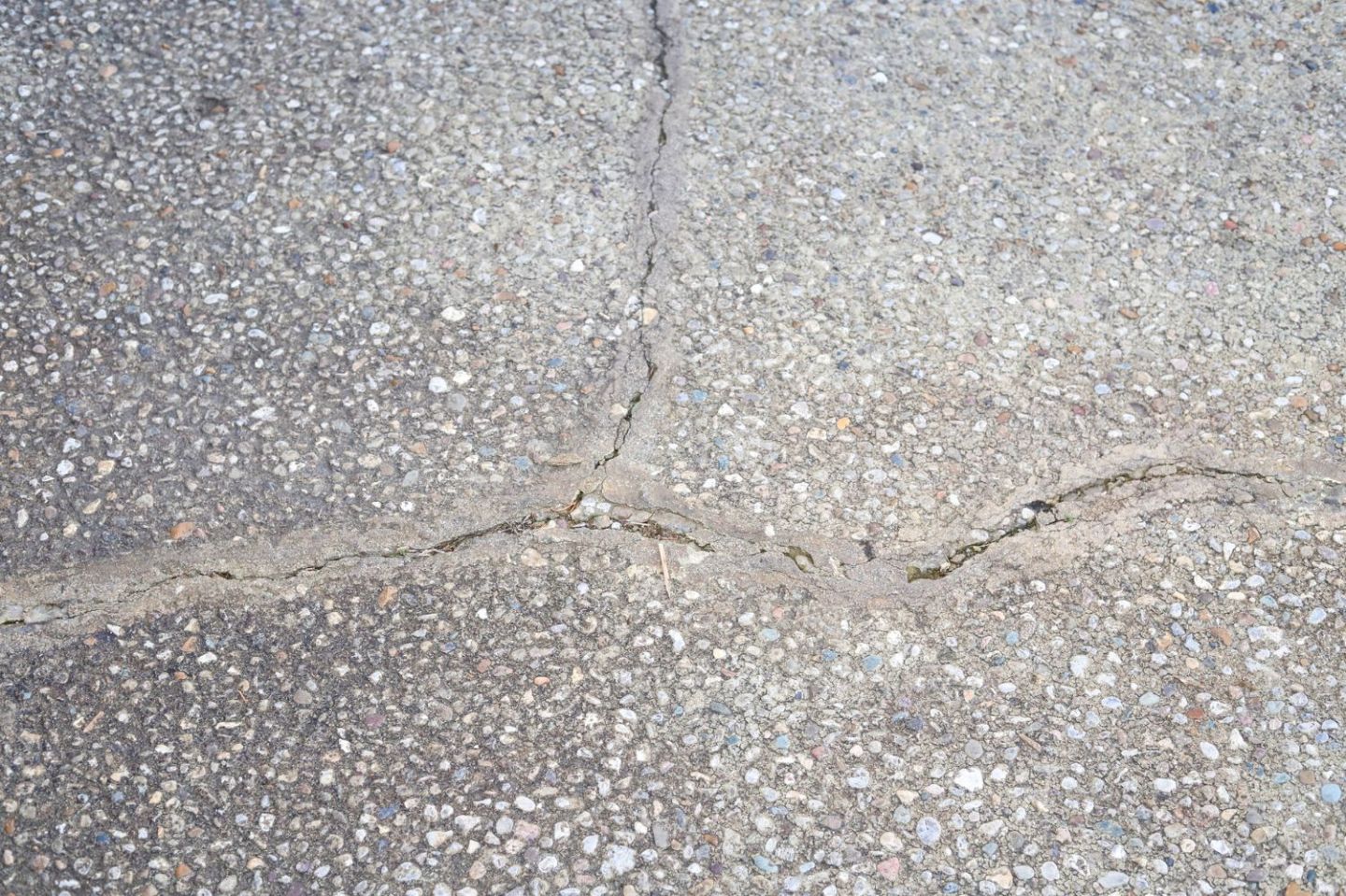 How Much Does Concrete Resurfacing Cost? (2023)
