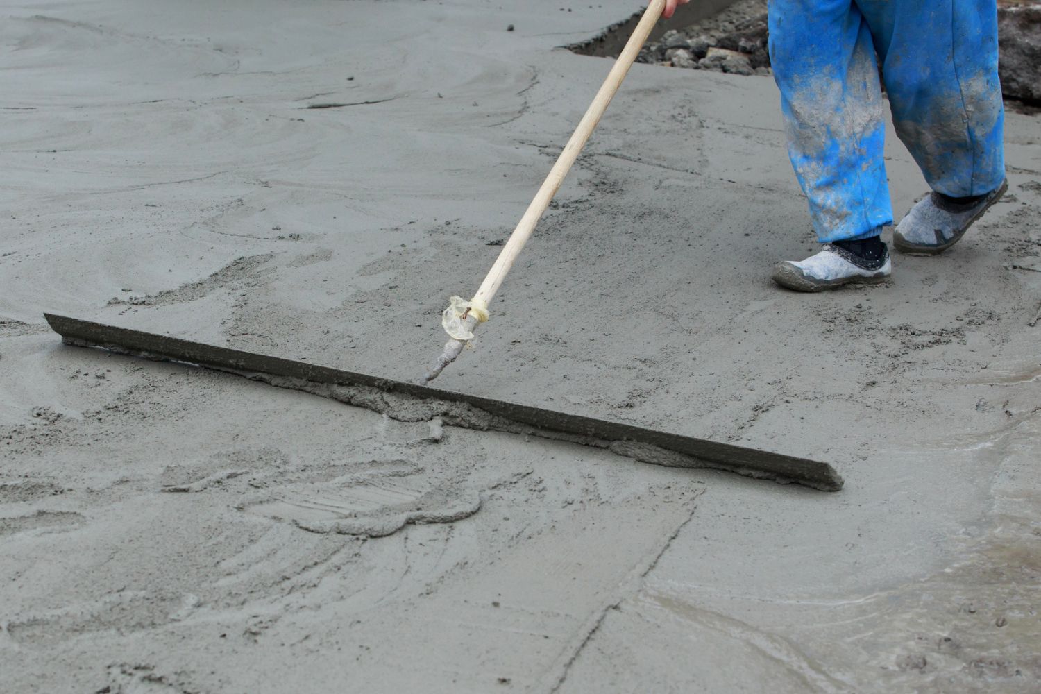 How Much Does Concrete Resurfacing Cost? (2023)