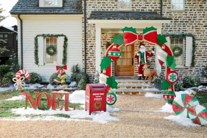 The Best Outdoor Christmas Decorations of 2023
