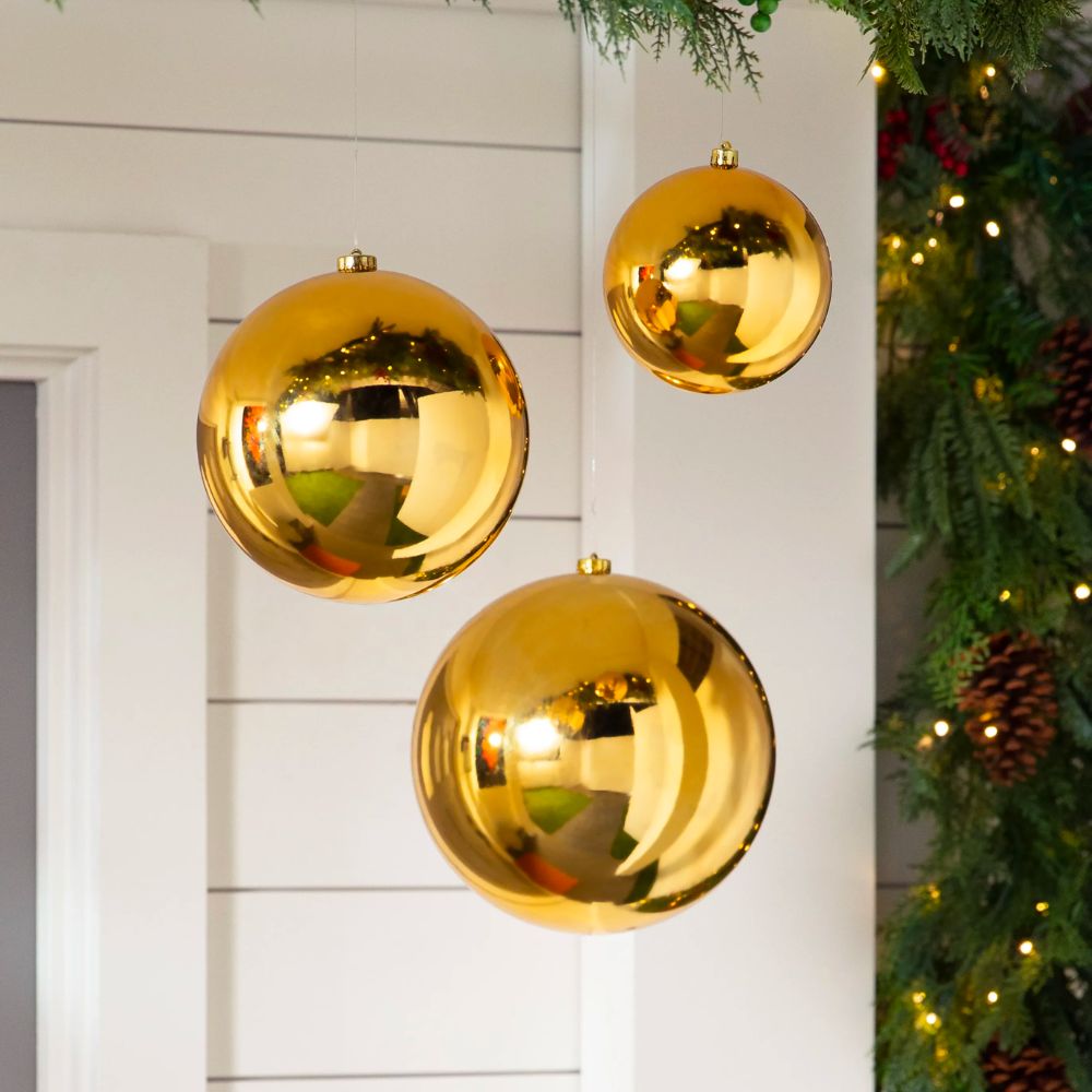 The Best Outdoor Christmas Decorations Option: Outdoor Big & Bright Ornament Set