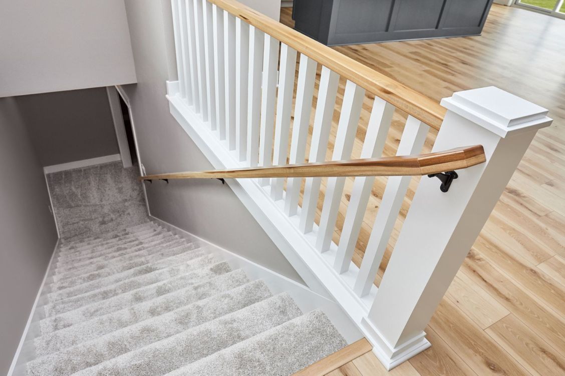 How Much Does It Cost to Replace Stair Railings? (2023)