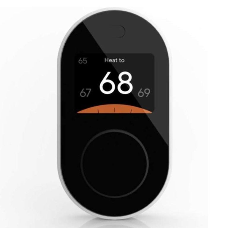  The Wyze Smart Thermostat on a white background and set to 68 degrees Fahrenheit.