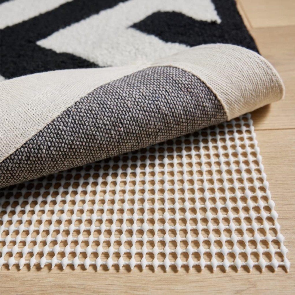The Best and Cheapest Way to Flatten a Rug (Plus 6 Alternative Methods)