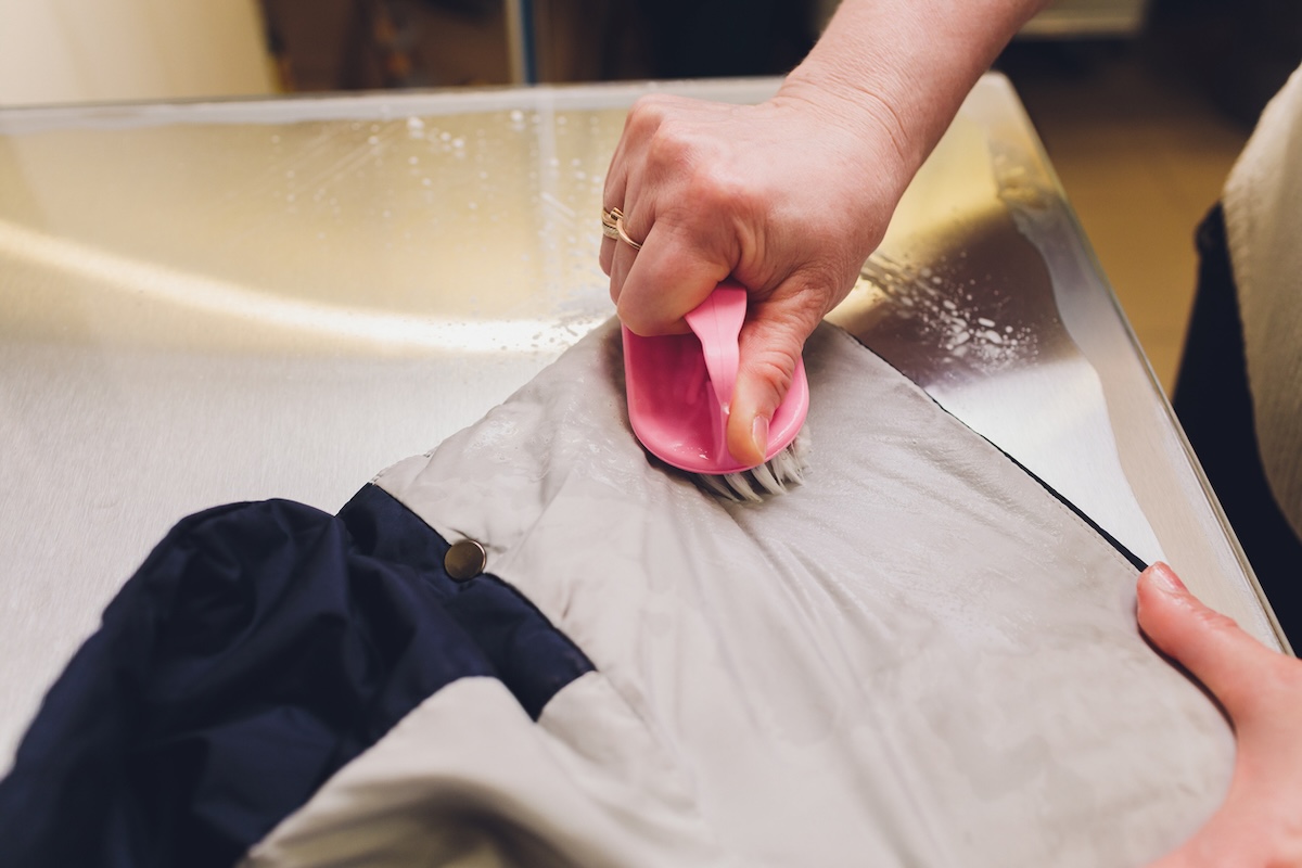 How to Use Vinegar in Laundry: 6 Dos and Don’ts You Need to Know