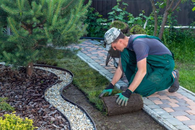 How Much Does Landscape Curbing Cost? (2024 Guide)