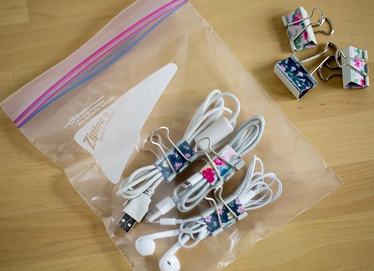 Ziploc bag with organized headphones.