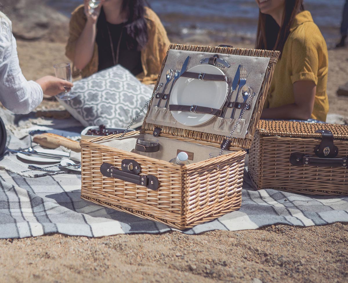 Best Gifts for Empty Nesters Option Naples Picnic Basket