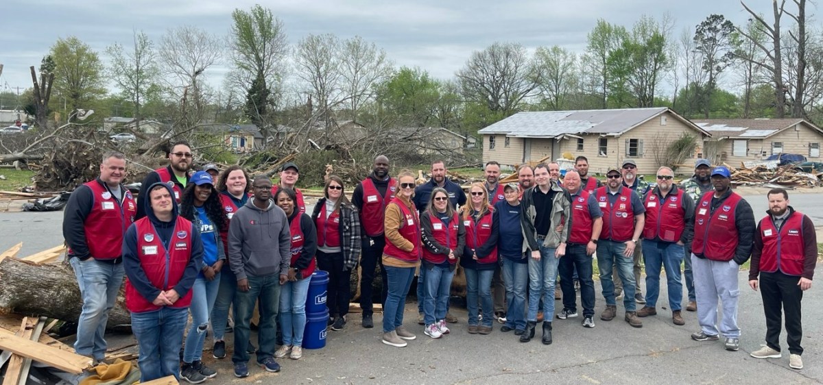 Lowe’s store associates went door-to-door in Little Rock, Arkansas, to pass out supplies and help residents clean up.