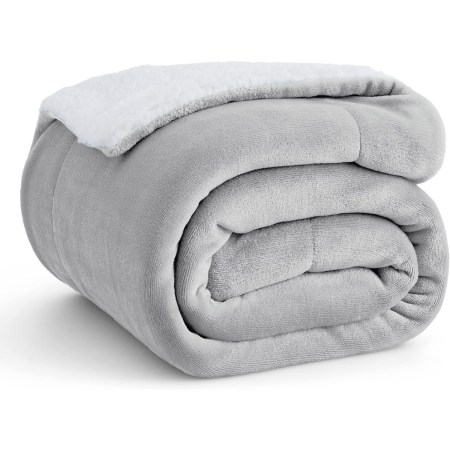 Bedsure Sherpa and Fleece Reversible Blanket
