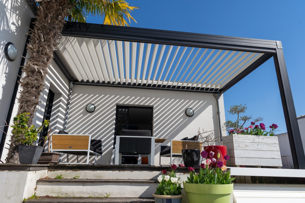eco friendly bioclimatic aluminum pergola shade structure, awning and patio shades