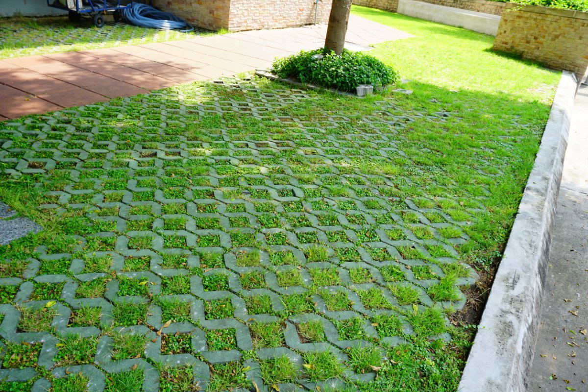 A view of permeable pavers in a front lawn. 