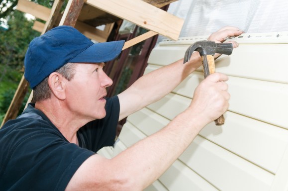 Siding Repair Cost: What to Know and How Much You'll Pay - Professional Wood Siding Repair Prices