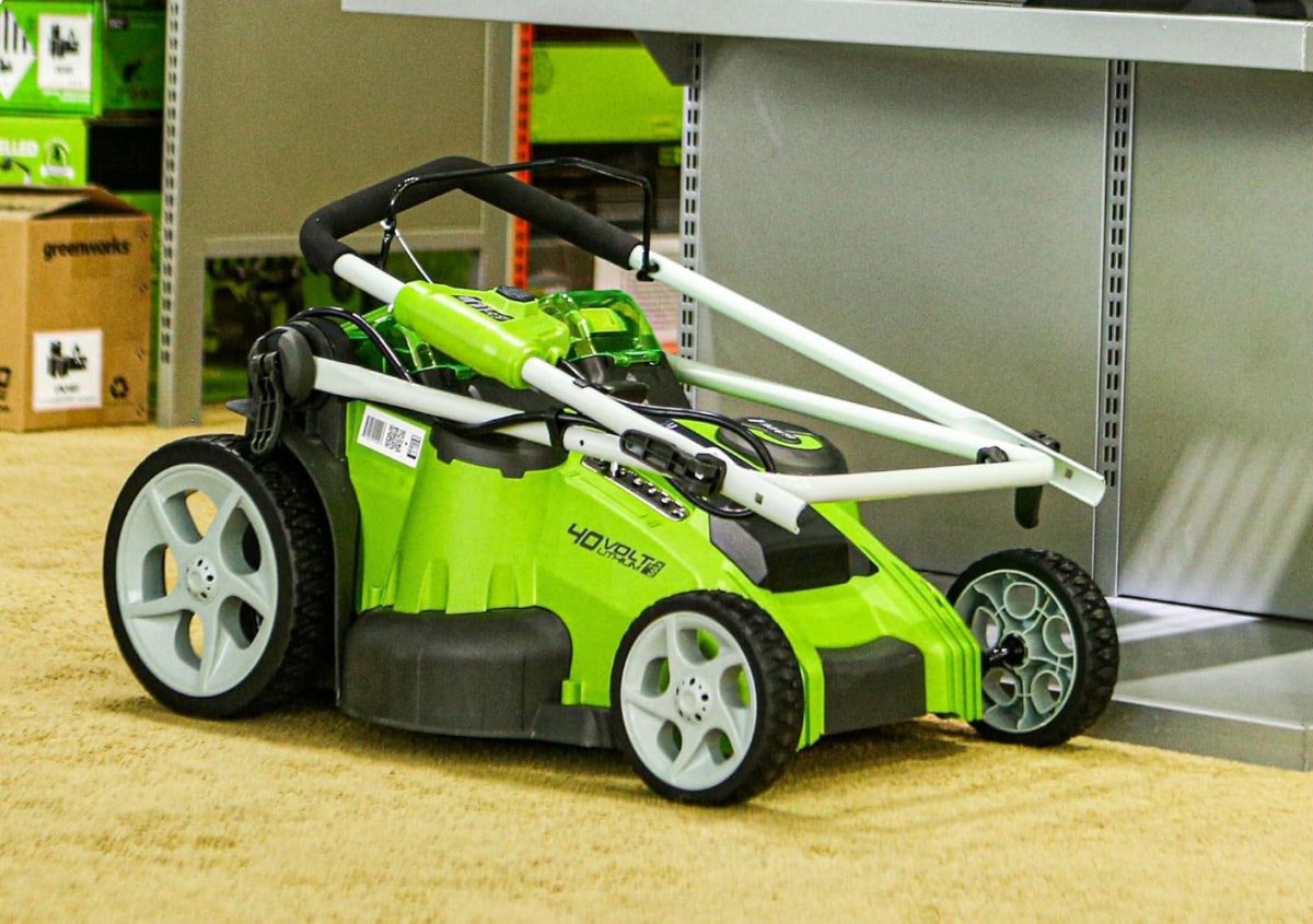 Greenworks vs. Ryobi