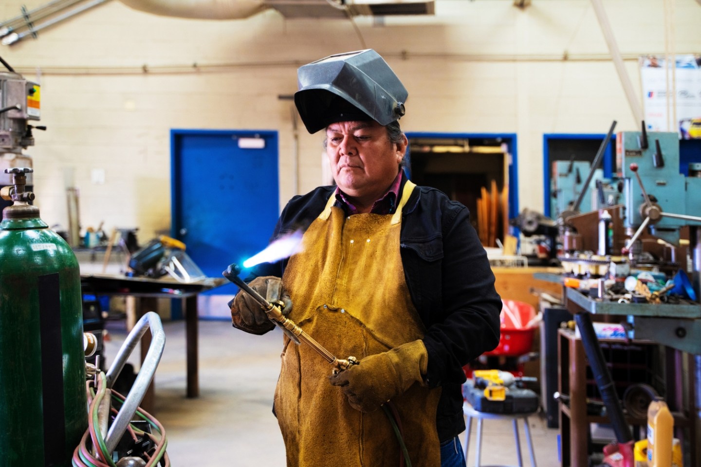 How to Start a Welding Business In 11 Steps