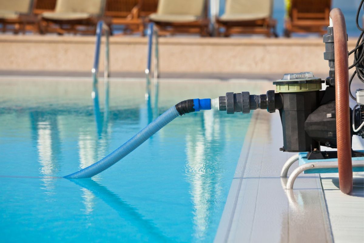 How Much Does Pool Leak Detection Cost? (2024 Guide)