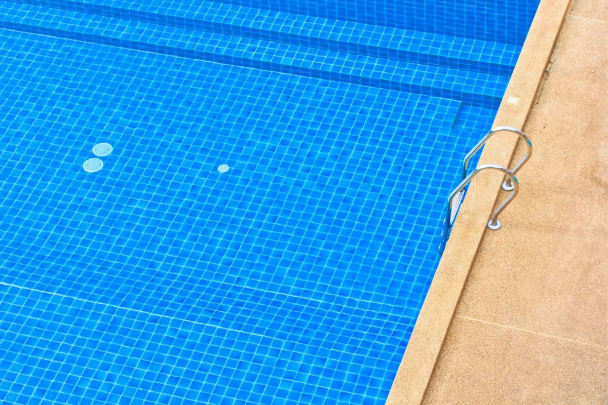 How Much Does Pool Leak Detection Cost? (2024 Guide)