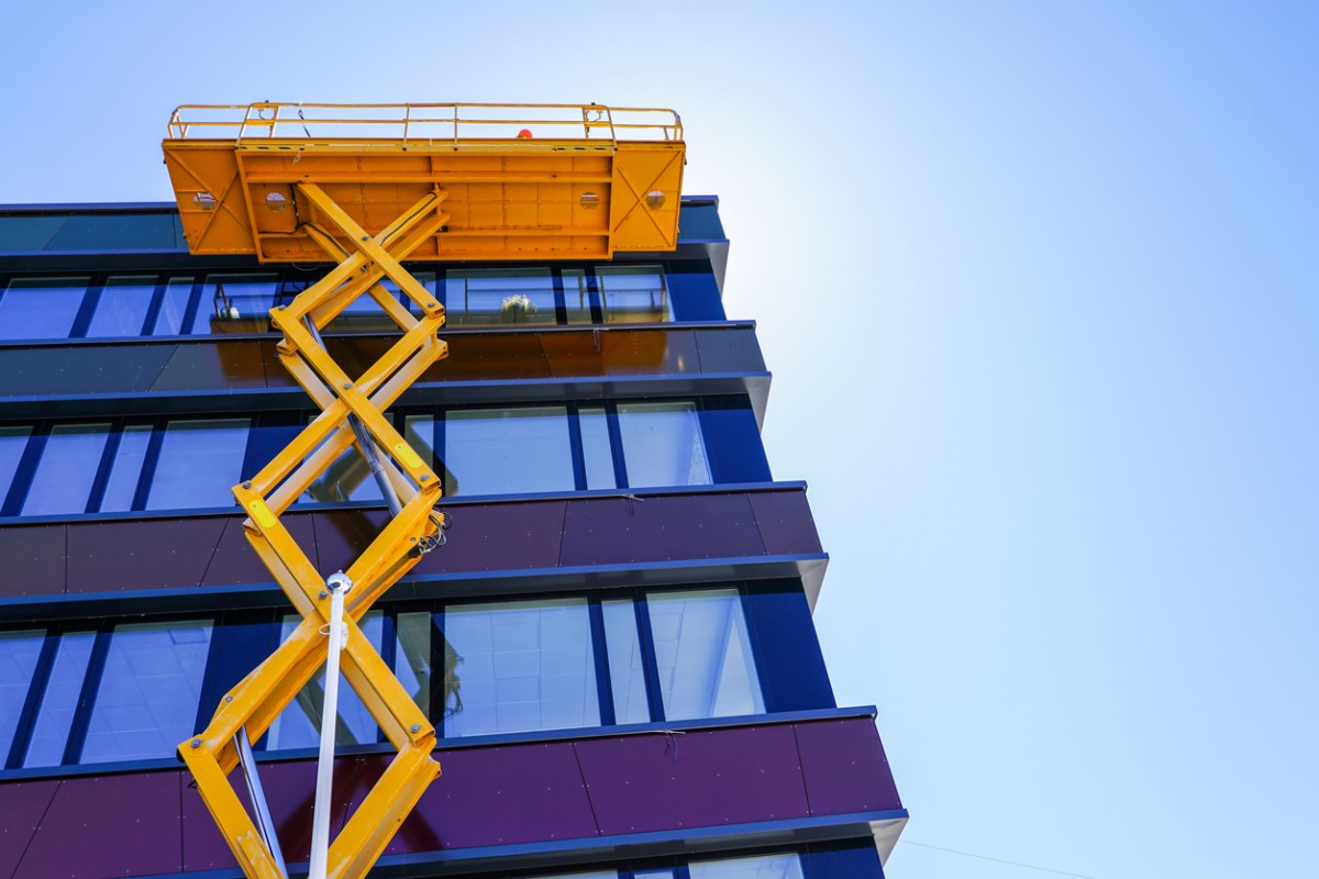 How Much Does Scissor Lift Rental Cost in 2024?