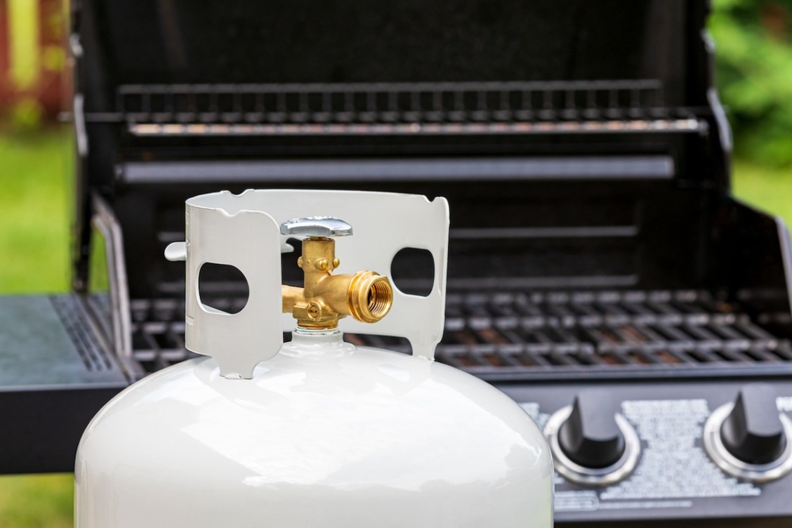Natural Gas vs. Propane Grill Which Is Best for Your Home Cookouts?