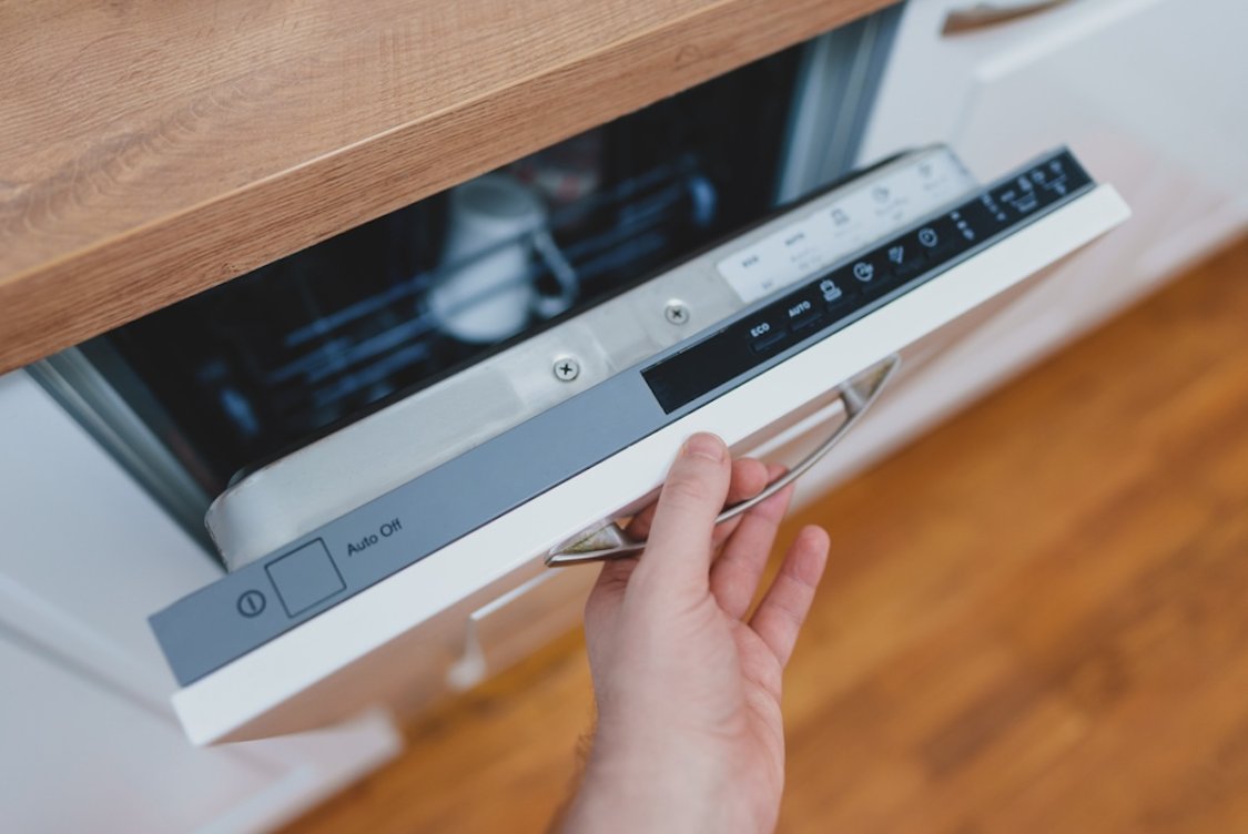 6 Reasons Why Your Dishwasher Isn’t Drying
