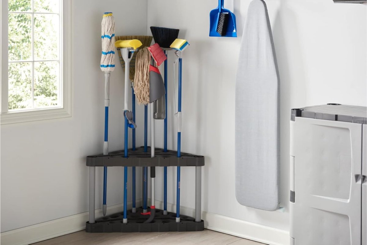 Rubbermaid Garage Corner Tool Tower Rack close-up 