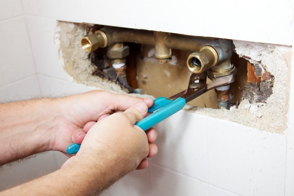 How to Replace a Shower Valve