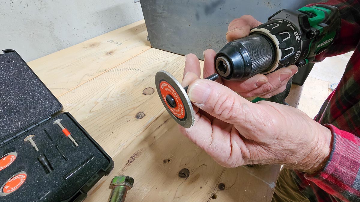 Fitting Rotary Thread bit into drill