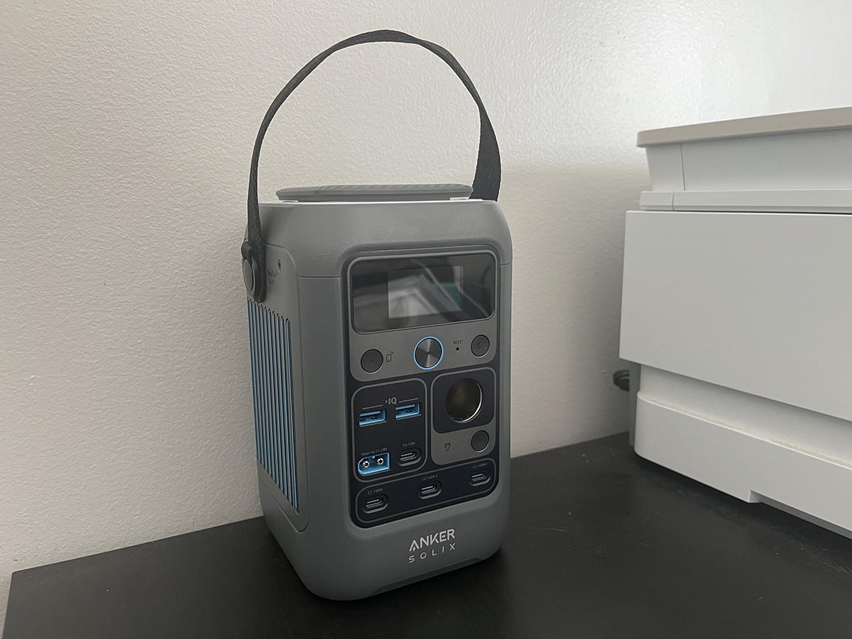 I Powered My Laptop for 7 Days With a 5-Square-Inch Power Station