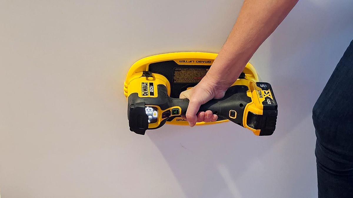 Dewalt Grabo Review hand holding
