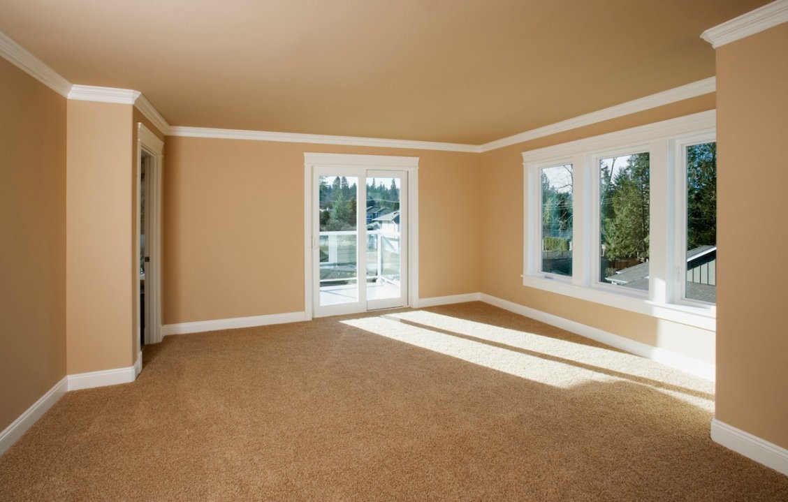 How to Paint Baseboards With Carpet (the Easy Way)