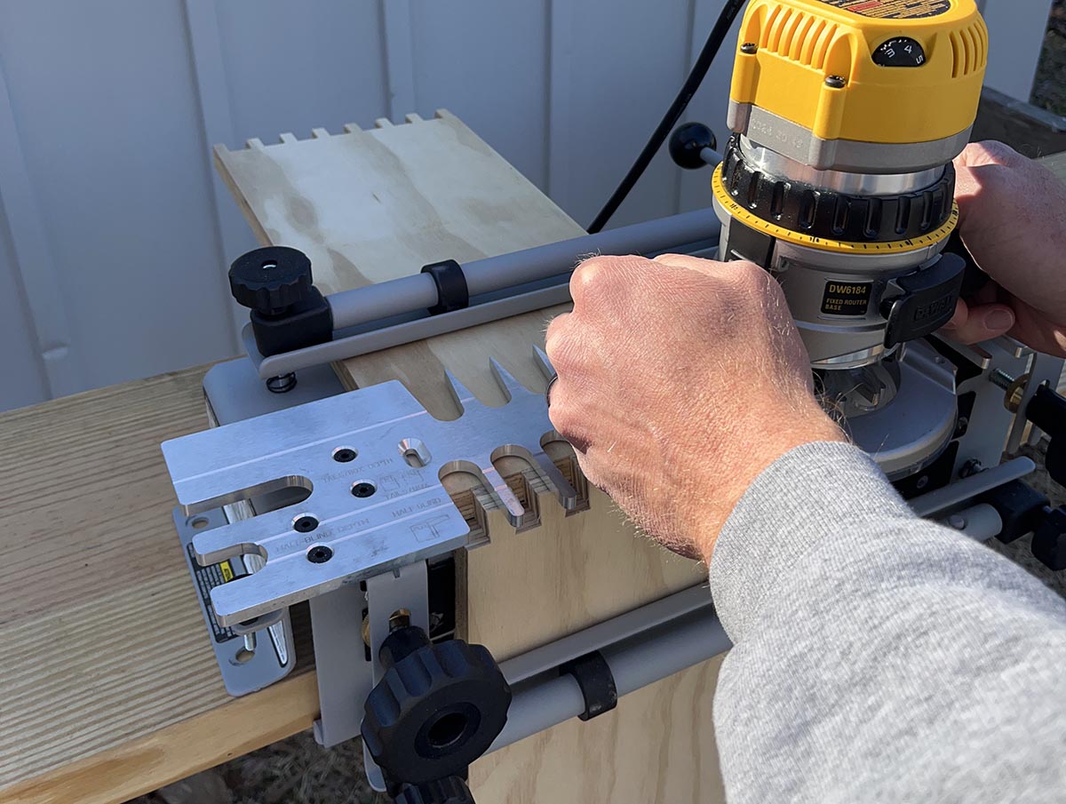 Porter-Cable Dovetail Jig action 2