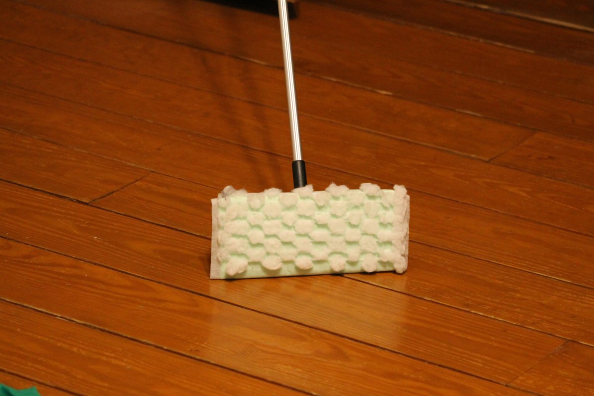 Swiffer Deluxe dry sweeping cloths