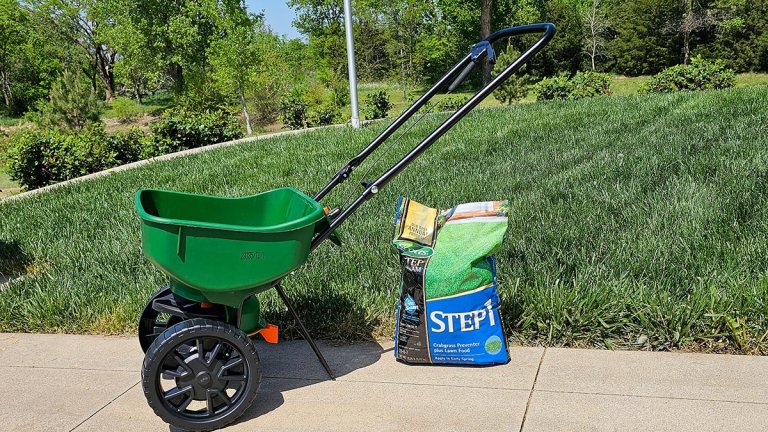 Ace Hardware YardRx Program Review Lawn food and fertilizer spreader