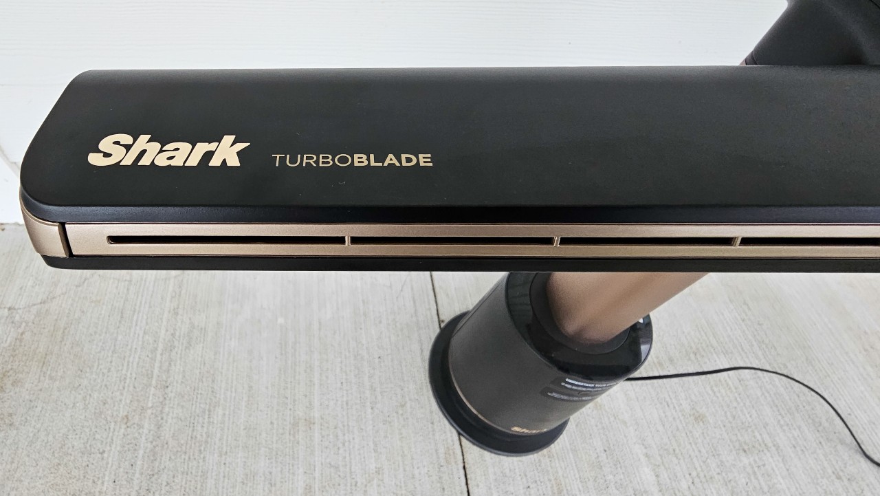 Closeup of Shark blade arm
