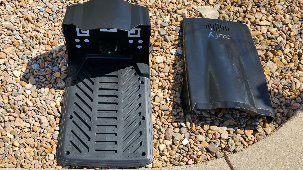 Detail of E15 Docking Station