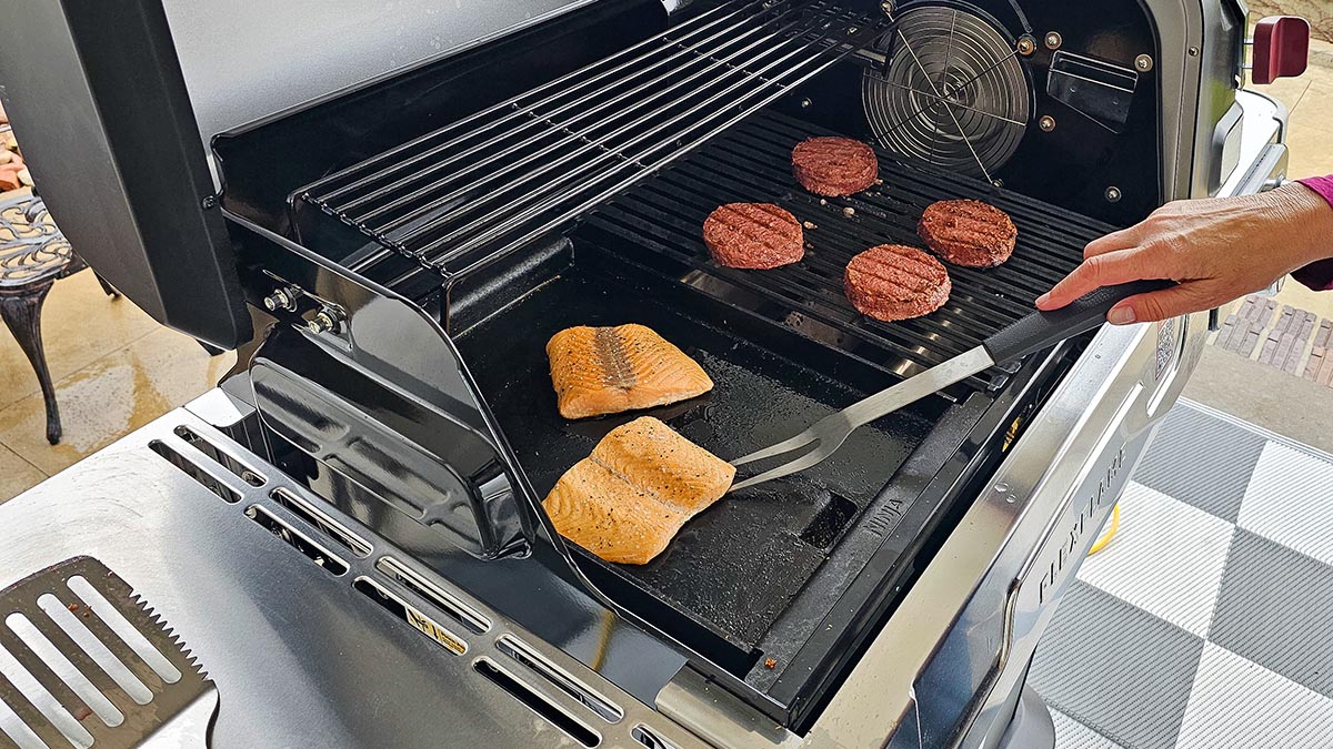 Ninja FlexFlame Grill Review Grease tray pulls out for easy access