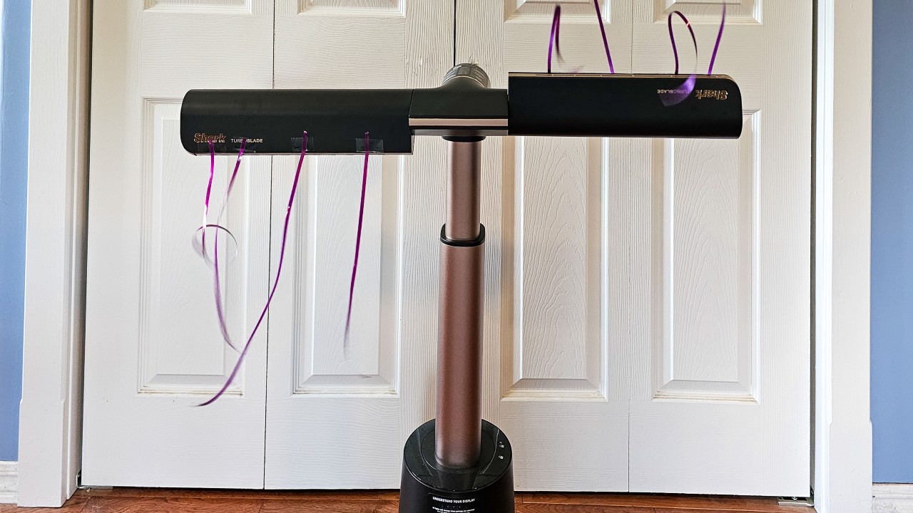 Shark TurboBlade in horizontal position with ribbons