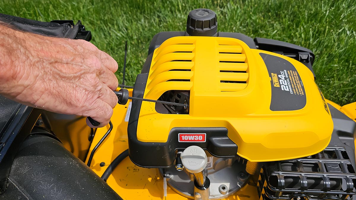 DeWalt Gas Lawn Mower Review Easy-pull recoil cord