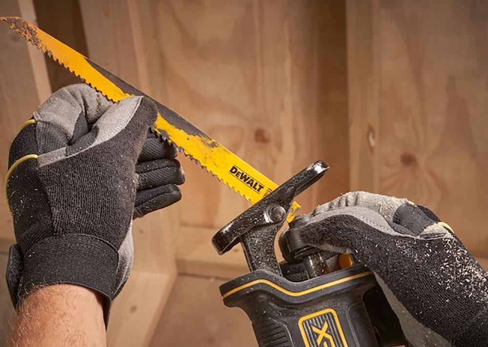 Lowes Free DeWalt Power Tool DeWalt 20V MAX 6-½ in. Circular Saw