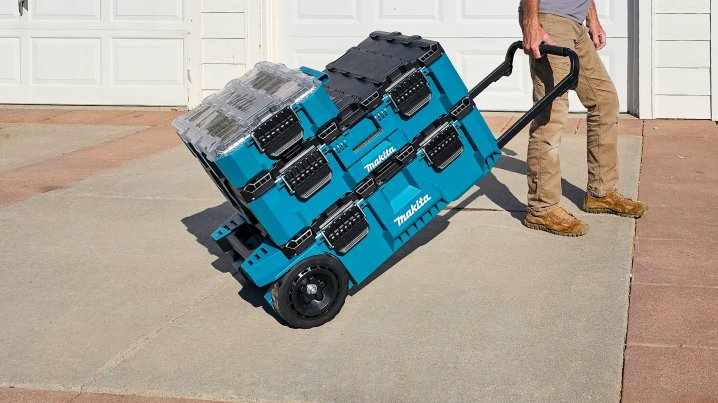 Pulling Makita MakTrak fully stacked