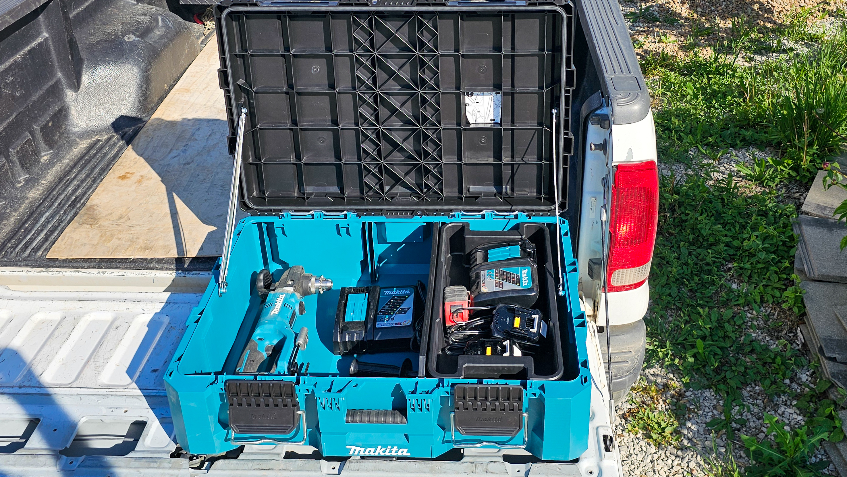 The Makita MakTrak loaded