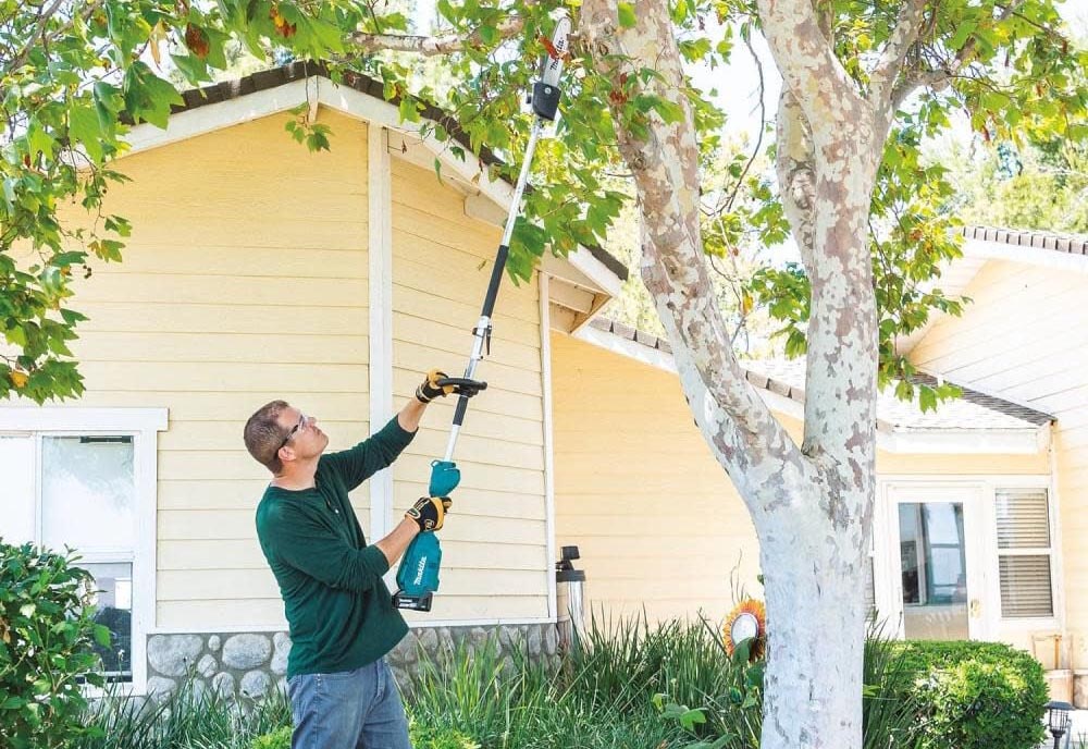 Acme Makita Free Tools Makita 18V LXT String Trimmer + Pole Saw Kit