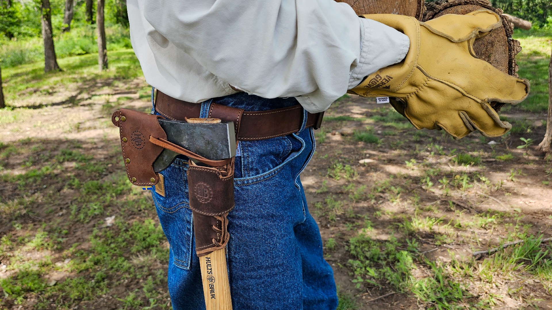 Hults Bruk Spika Axe in belt loop holster