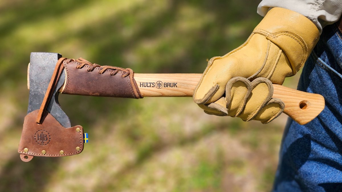 Hults Bruk Spika Axe with overstrike guard