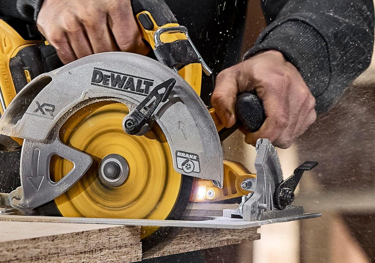 Prime Day DeWalt Deals DeWalt 20V MAX XR Circular Saw Kit