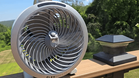 Shark FlexBreeze HydroGo misting in action