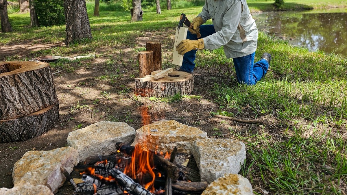 Splitting wood for fire with Hults Bruk Spika Axe
