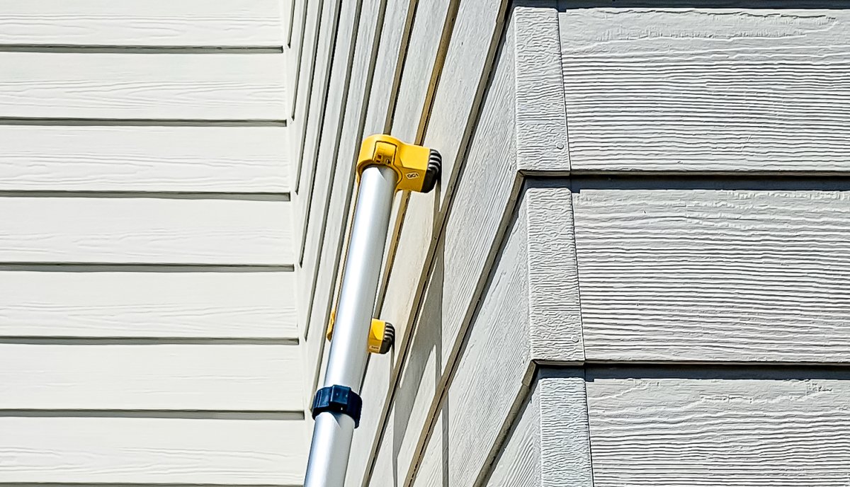 Werner TS1250 Telescoping Ladder Wider side non-slip bumpers
