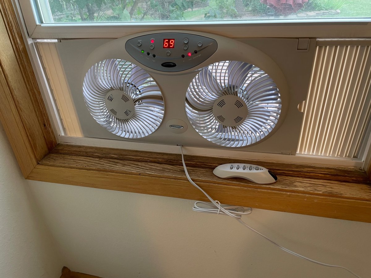 Bionaire digital window fan and remote