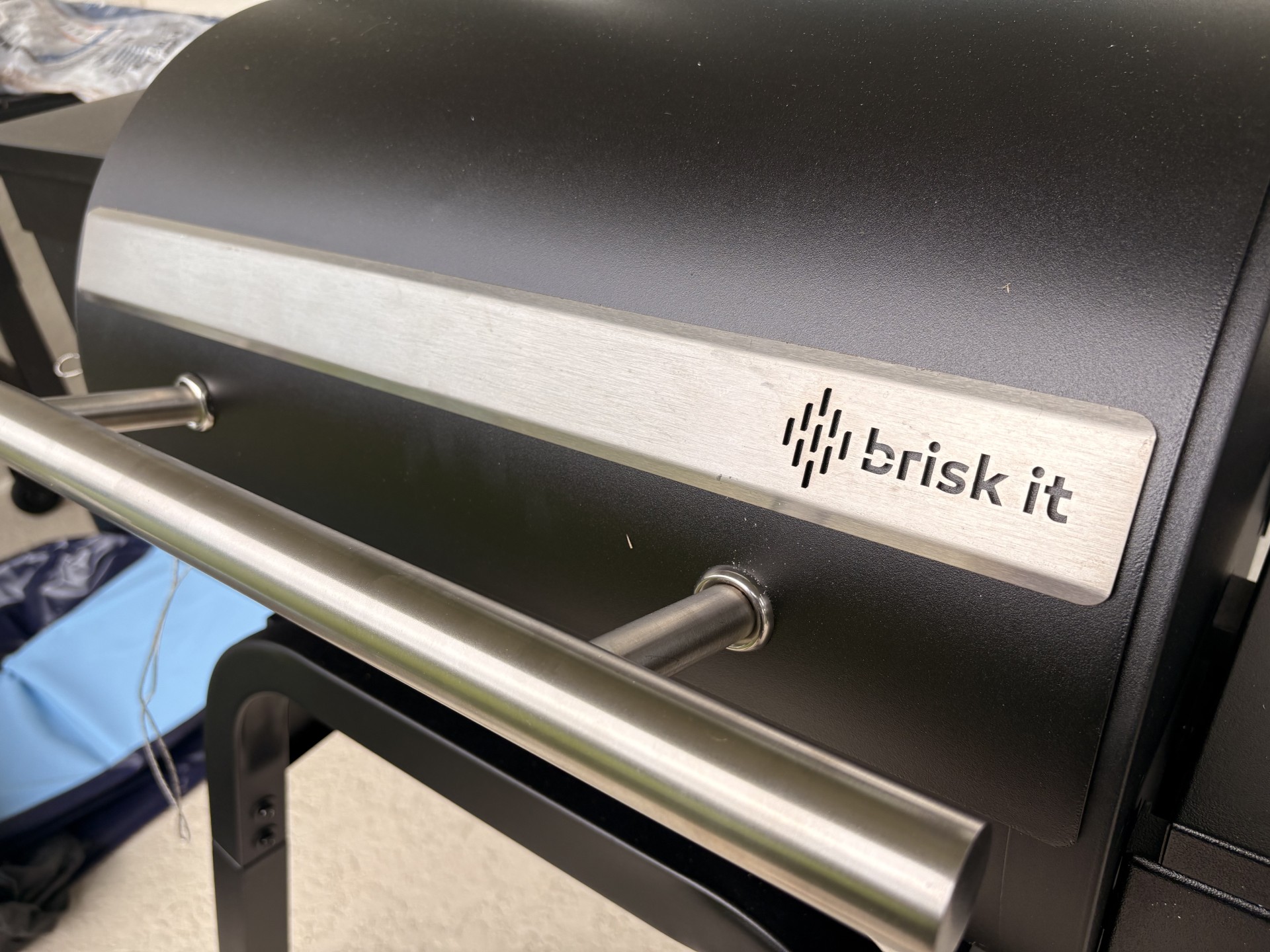 Brisk It closeup