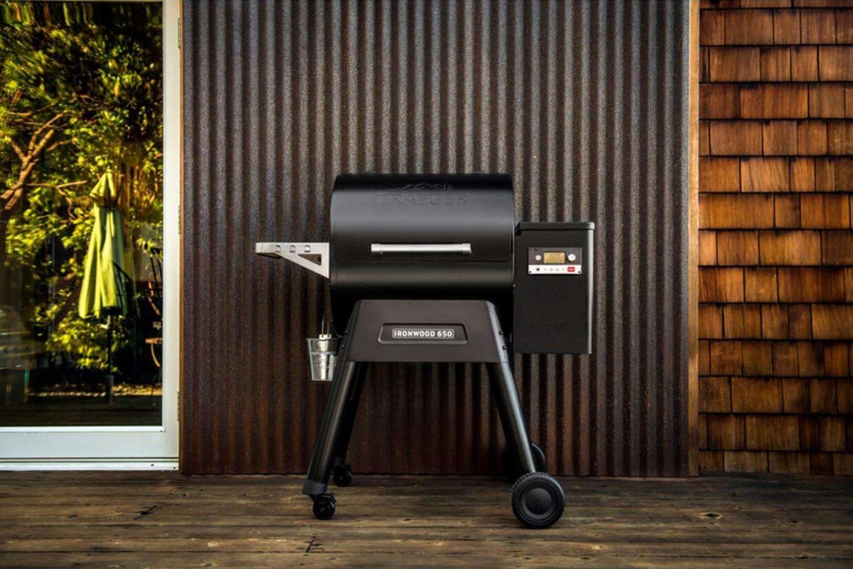 Labor Day Grill Deals Traeger Ironwood 650 Wood Pellet WiFi Grill